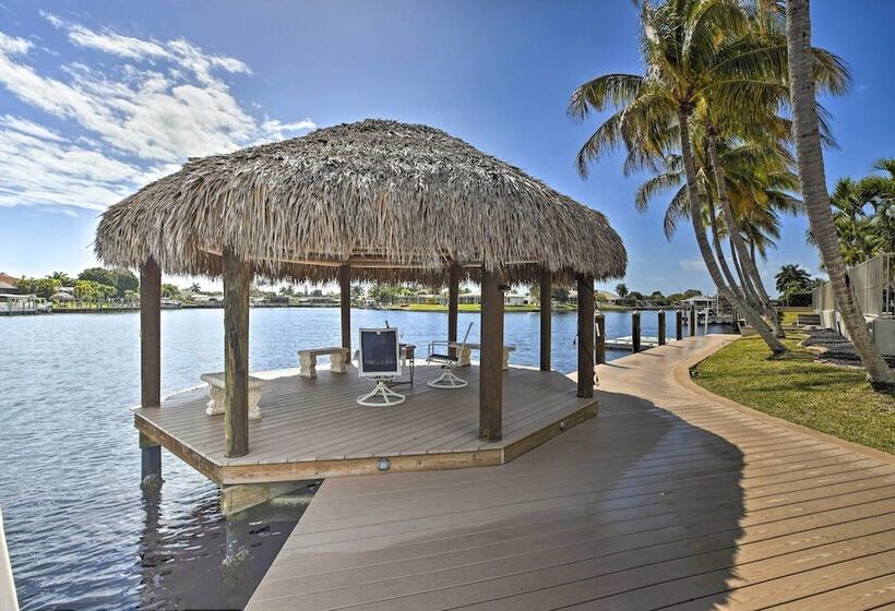 Luxe Cape Coral Escape W/ Boat Dock + Cabana!