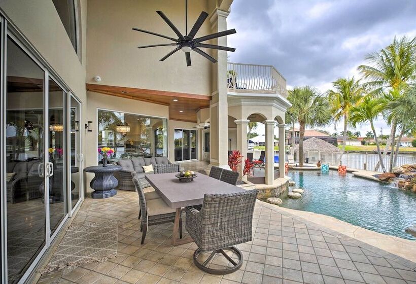 Luxe Cape Coral Escape W/ Boat Dock + Cabana!