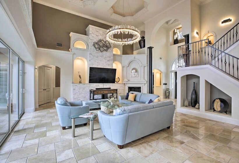 Luxe Cape Coral Escape W/ Boat Dock + Cabana!