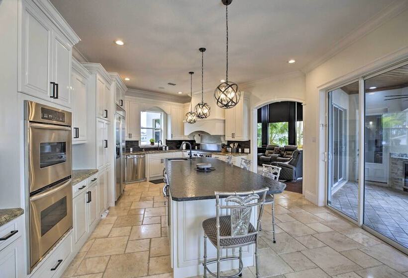 Luxe Cape Coral Escape W/ Boat Dock + Cabana!