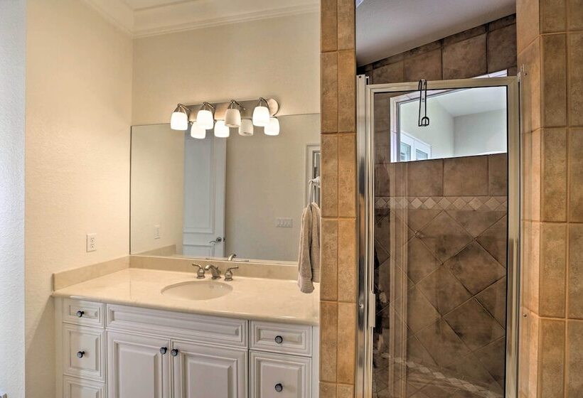 Luxe Cape Coral Escape W/ Boat Dock + Cabana!