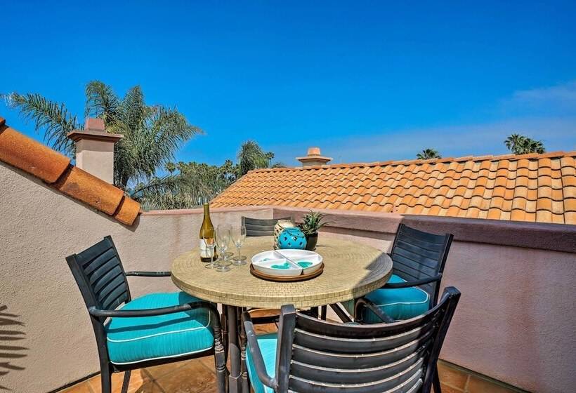 Oceanside Home W/ Rooftop Patio, Walk To Beach!