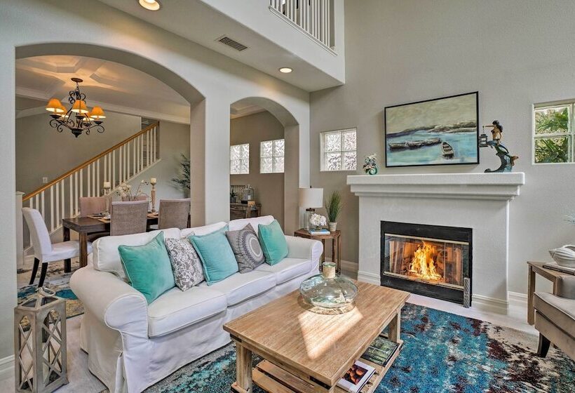 Oceanside Home W/ Rooftop Patio, Walk To Beach!