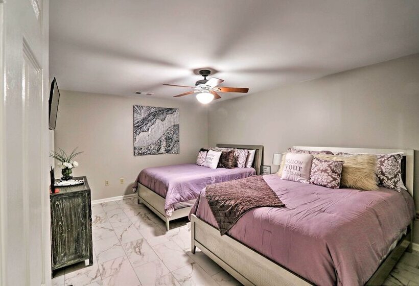 Quiet Memphis Home On 20 Acres: 10 Mi To Downtown!