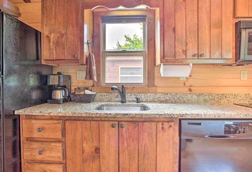 Mill Spring Cabin Near Parker Binns Winery!