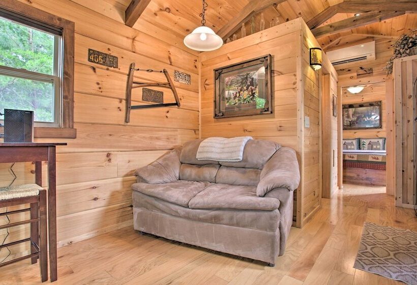 Mill Spring Cabin Near Parker Binns Winery!