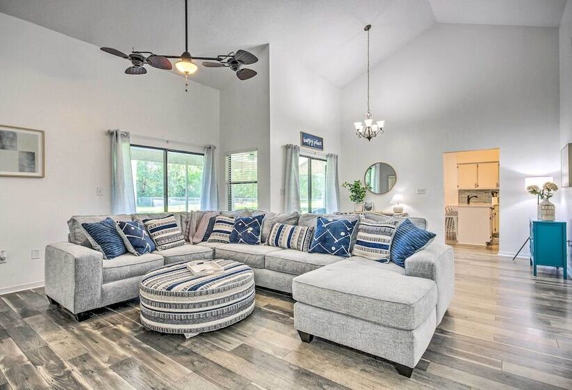 Navarre Home W/ Game Area + Screened In Porch