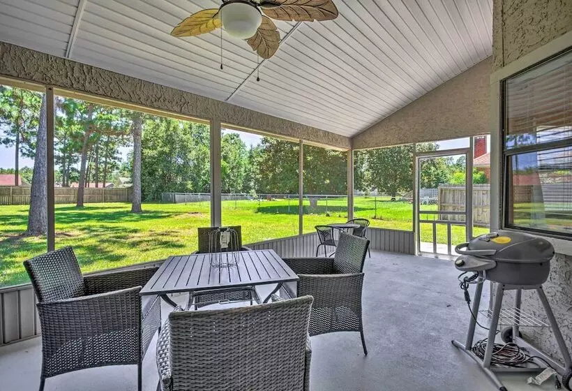 Navarre Home W/ Game Area + Screened In Porch