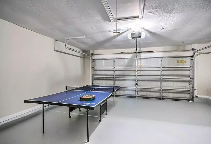 Navarre Home W/ Game Area + Screened In Porch