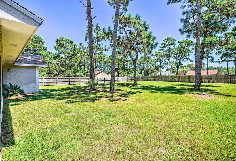 Navarre Home W/ Game Area + Screened In Porch