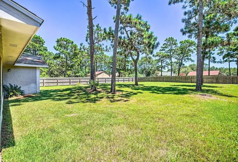 Navarre Home W/ Game Area + Screened In Porch