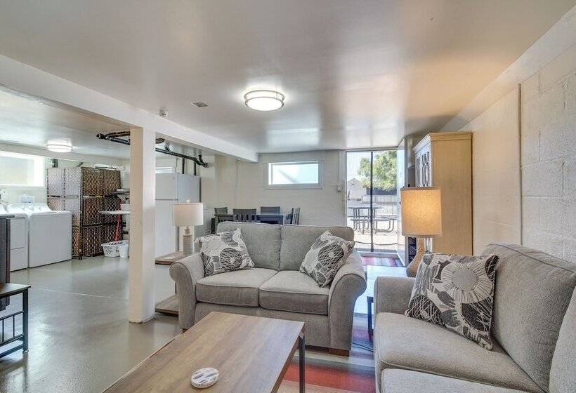 North Bend Home W/ Cornhole Court & Putting Green