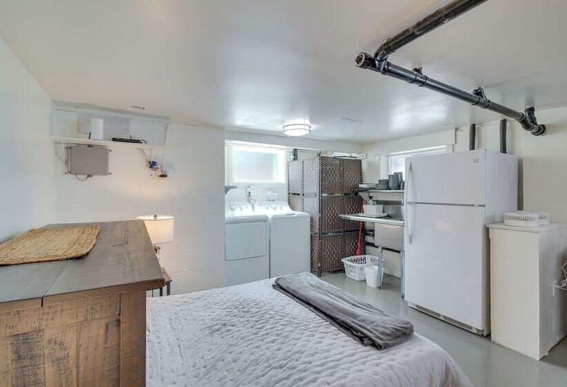 North Bend Home W/ Cornhole Court & Putting Green