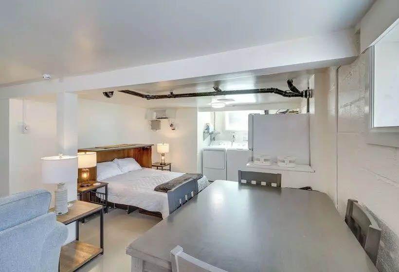 North Bend Home W/ Cornhole Court & Putting Green