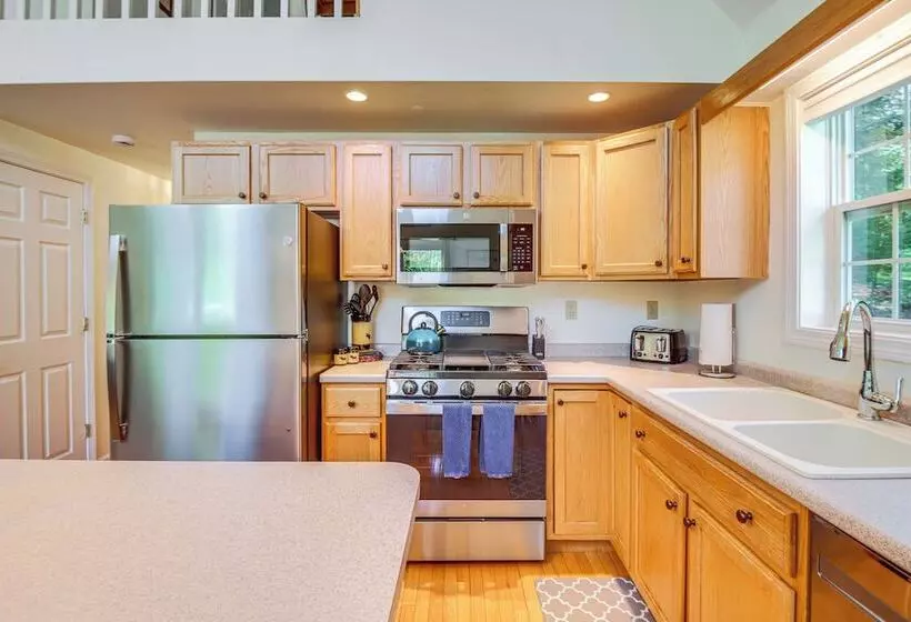 Conway Home W/ Game Room: 5 Private Beaches