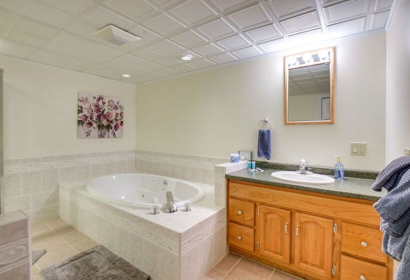 Conway Home W/ Game Room: 5 Private Beaches