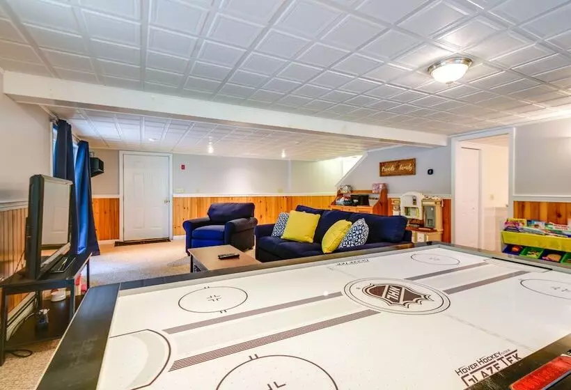 Conway Home W/ Game Room: 5 Private Beaches