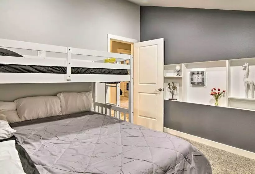 Oregon City Abode ~ 23 Mi To Dtwn Portland!