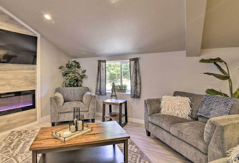 Oregon City Abode ~ 23 Mi To Dtwn Portland!