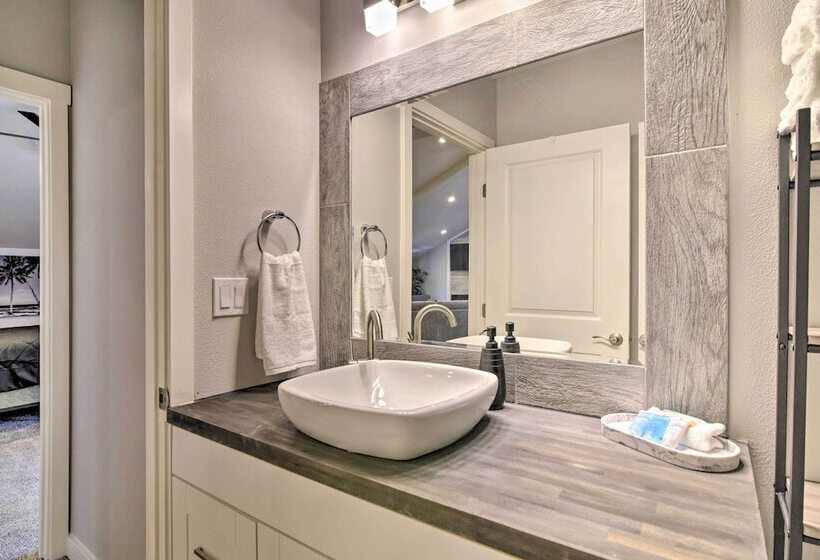 Oregon City Abode ~ 23 Mi To Dtwn Portland!