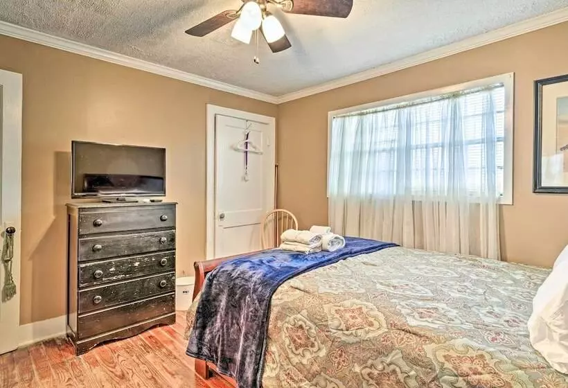 Oxford Home On Private Land < 7 Mi To Dtwn!