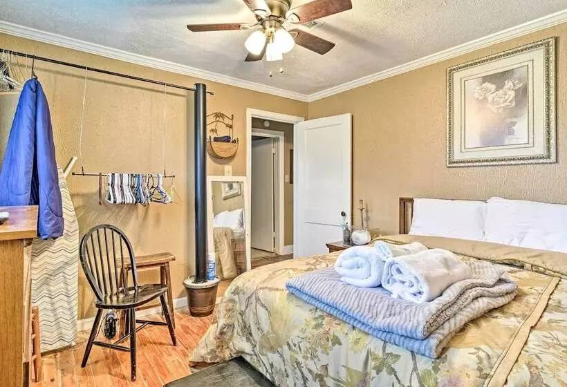 Oxford Home On Private Land < 7 Mi To Dtwn!