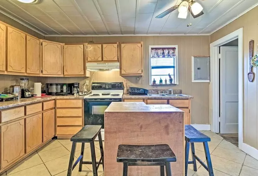 Oxford Home On Private Land < 7 Mi To Dtwn!