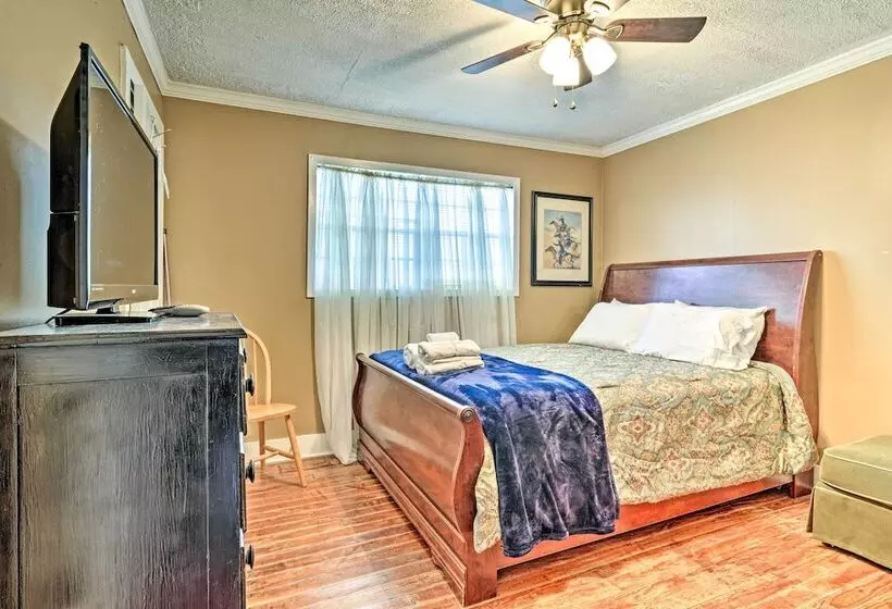 Oxford Home On Private Land < 7 Mi To Dtwn!