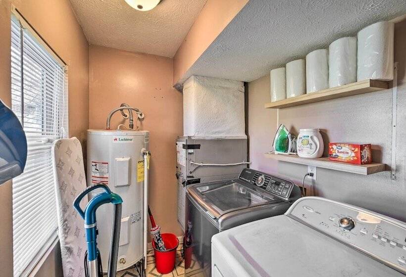 Pet Friendly Charleston Home W/ Fenced Yard!