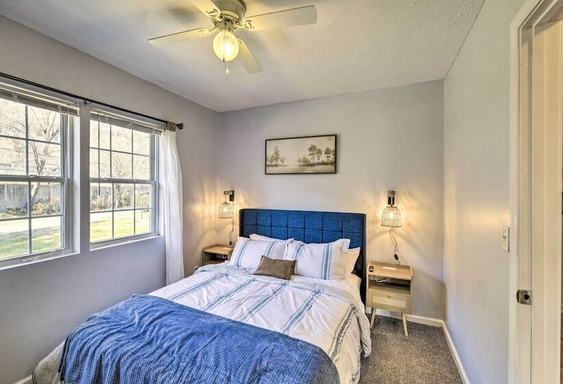 Pet Friendly Charleston Home W/ Fenced Yard!