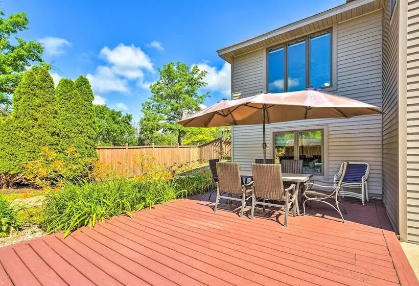 Pet Friendly Maple Grove Gem W/ Private Yard!