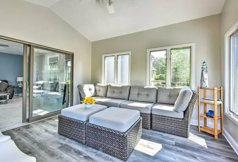 Pet Friendly Maple Grove Gem W/ Private Yard!