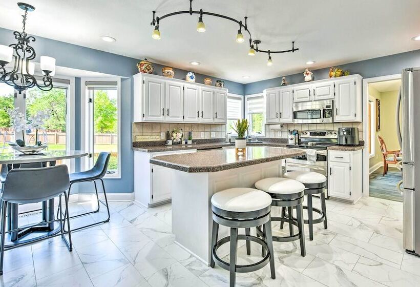 Pet Friendly Maple Grove Gem W/ Private Yard!