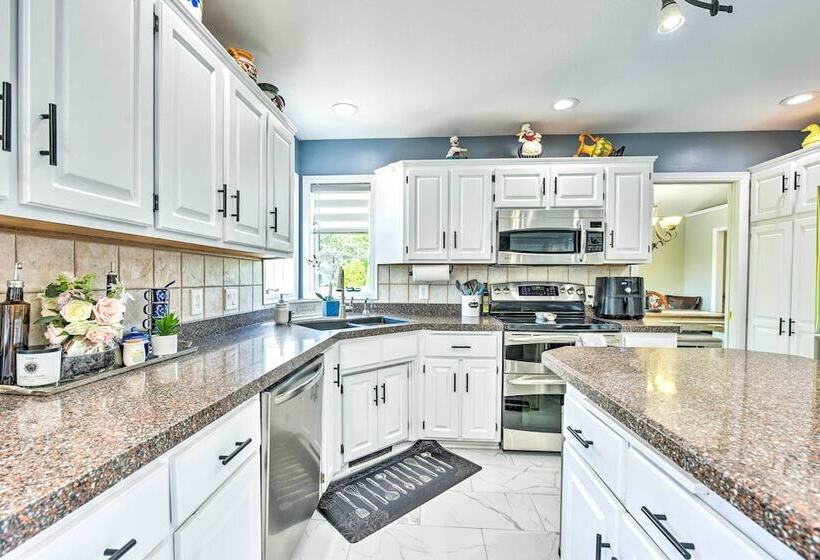 Pet Friendly Maple Grove Gem W/ Private Yard!