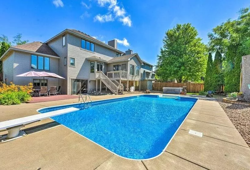 Pet Friendly Maple Grove Gem W/ Private Yard!