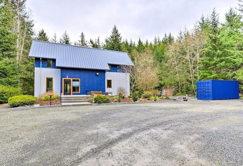 Private Indianola House W/ Patio + Fire Pit