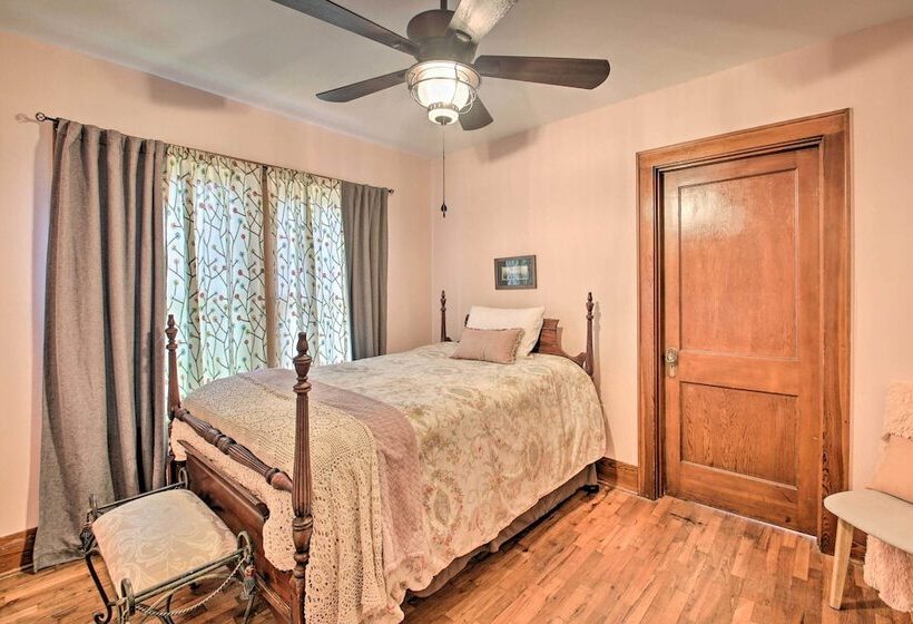 2 Mi To Central Ave: Quaint Hot Springs Home!