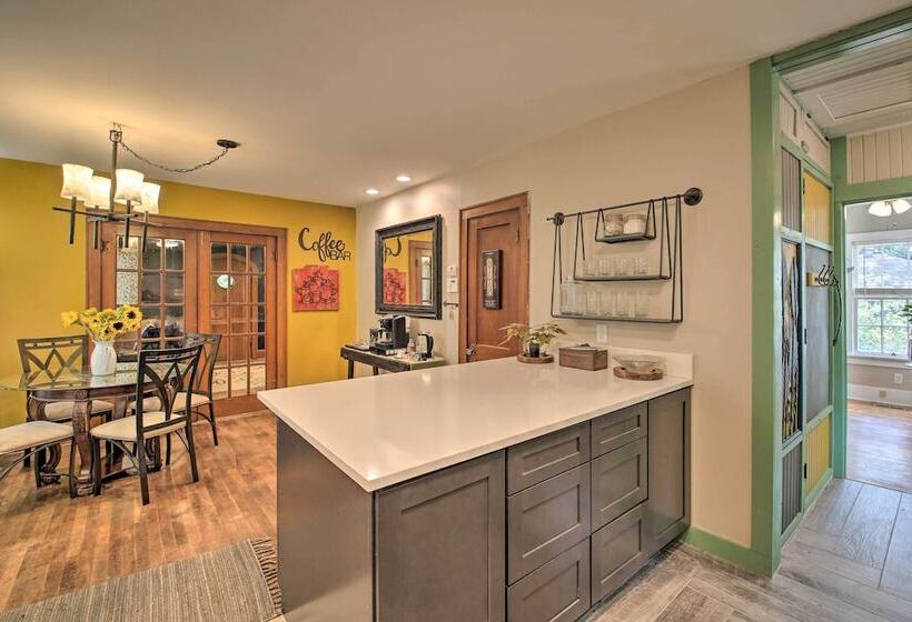 2 Mi To Central Ave: Quaint Hot Springs Home!