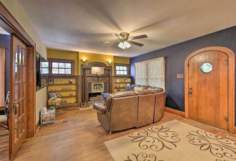 2 Mi To Central Ave: Quaint Hot Springs Home!