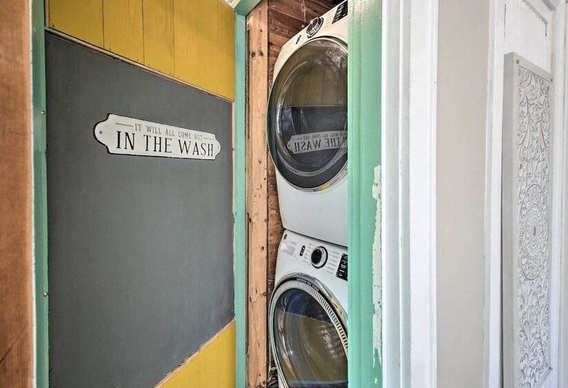 2 Mi To Central Ave: Quaint Hot Springs Home!