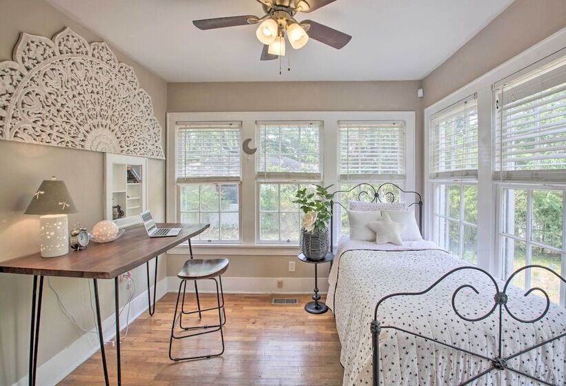 2 Mi To Central Ave: Quaint Hot Springs Home!