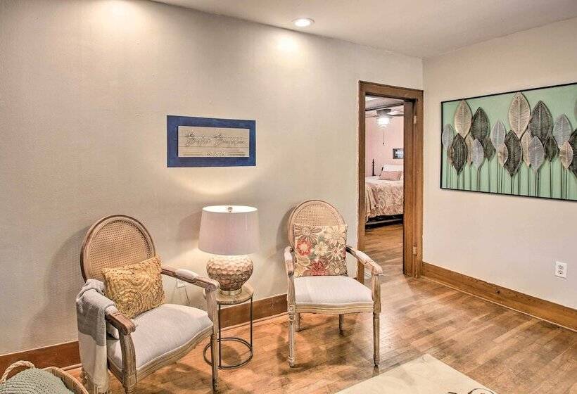 2 Mi To Central Ave: Quaint Hot Springs Home!