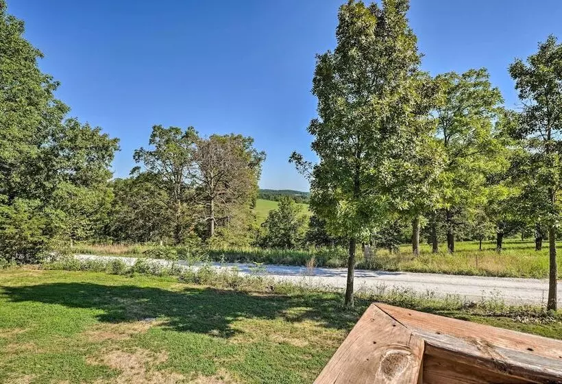 Quiet & Cozy Omaha Cabin ~ 20 Mi To Branson!