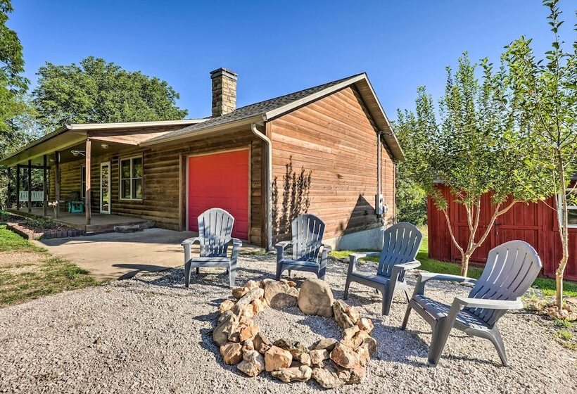 Quiet & Cozy Omaha Cabin ~ 20 Mi To Branson!