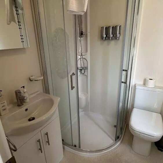 Lomakeskus Escape Holidays Limited