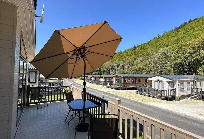 Lomakeskus Escape Holidays Limited