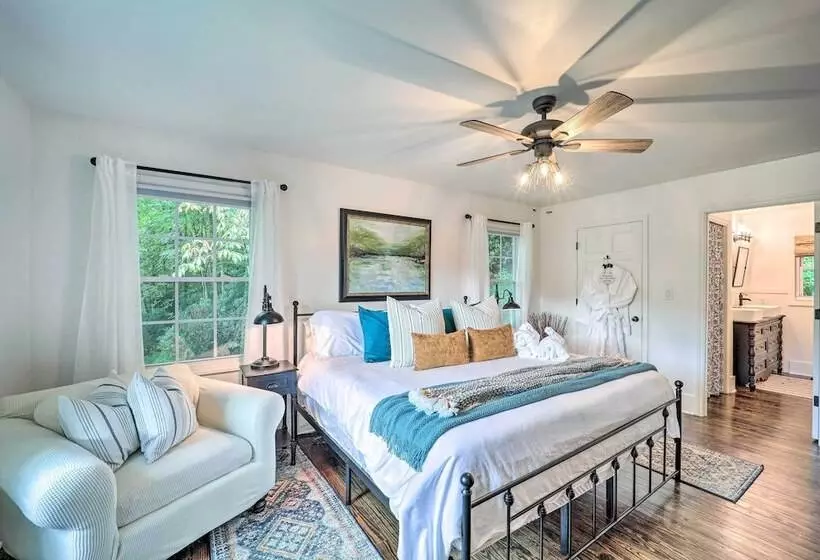 Riverfront Sugar Grove Home: Hot Tub & Views!