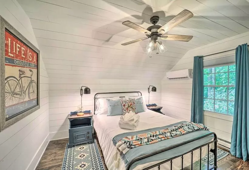 Riverfront Sugar Grove Home: Hot Tub & Views!