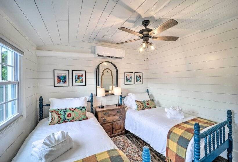 Riverfront Sugar Grove Home: Hot Tub & Views!