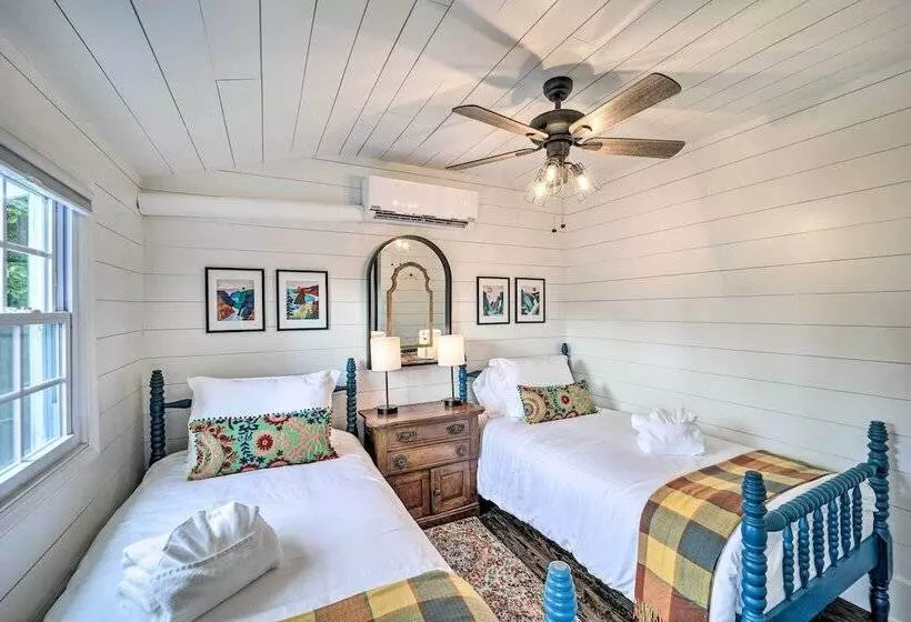 Riverfront Sugar Grove Home: Hot Tub & Views!